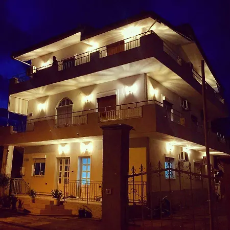 ベッド・アンド・ブレックファスト B&B Tirana - Vila 21 *