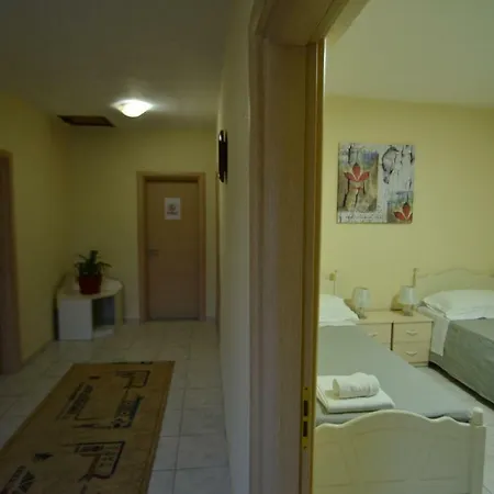B&B Tirana - Vila 21 ティラナ