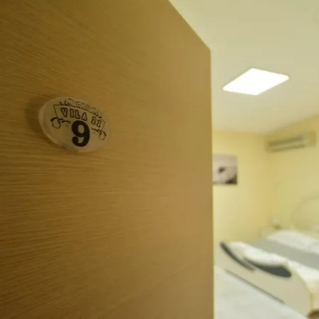 ベッド・アンド・ブレックファスト B&B Tirana - Vila 21 ティラナ