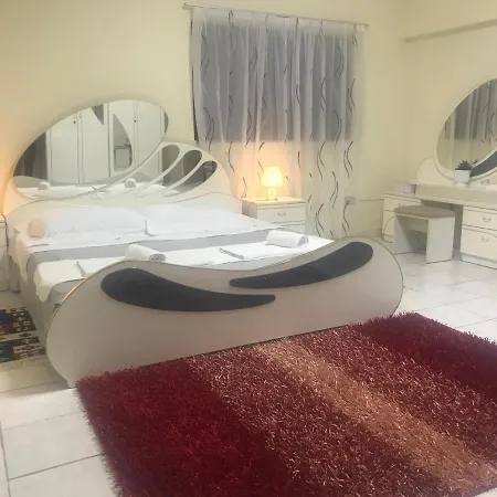 ベッド・アンド・ブレックファスト B&B Tirana - Vila 21 ティラナ