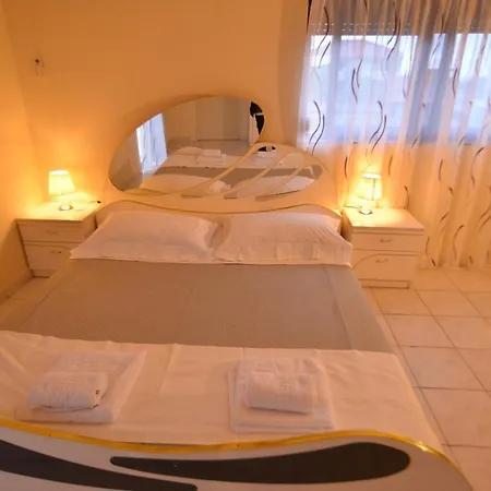 ベッド・アンド・ブレックファスト B&B Tirana - Vila 21 ティラナ
