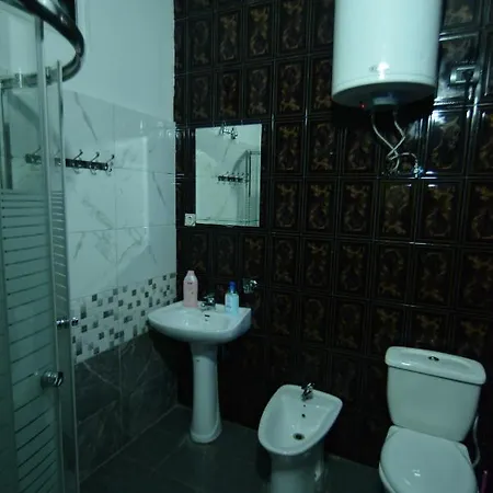 B&B Tirana - Vila 21 Bed & Breakfast