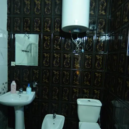 ベッド・アンド・ブレックファスト B&B Tirana - Vila 21 *